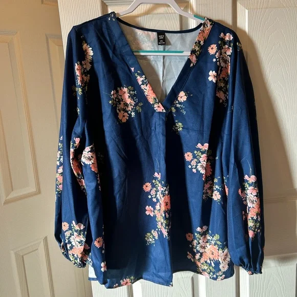 SHEIN Curve 4X Blue and Peach Floral Cuffed Sleeve V-Neck Blouse NWOT - Picture 1 of 4